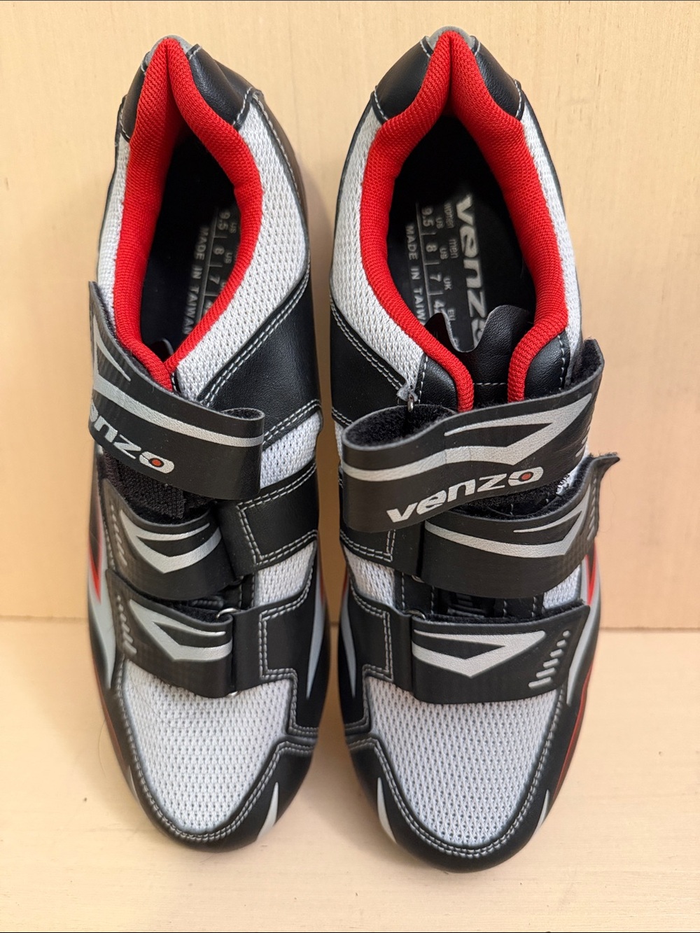 W9.5 Venzo Cycling Shoes in Black, Gray & Red
